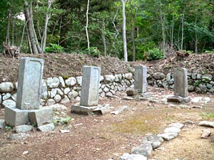 洞雲寺　相馬誠胤兄・相馬虎丸墓