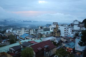 伊香保より赤城山を望む