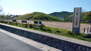 藤ノ木古墳と生駒山