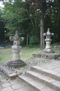 仙台東照宮に伊達安芸宗重が寄進した灯篭